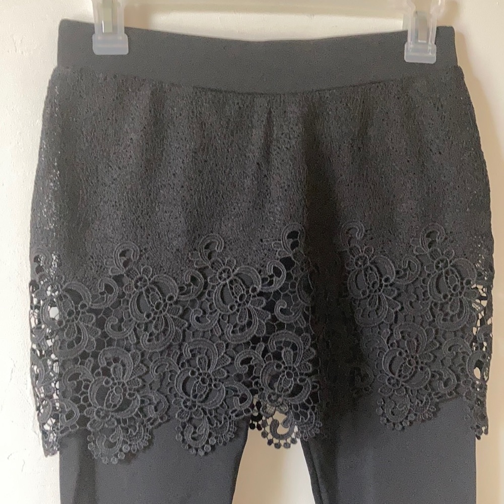 ❤️ Lace Skirted Leggings